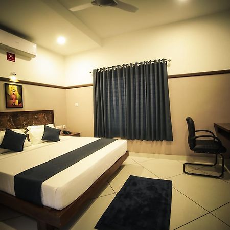 Icon Residency Hotel Kalpatta Exterior foto